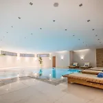 Hotel Azure &