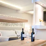 Hotel Azure &