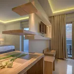 Hotel Azure &